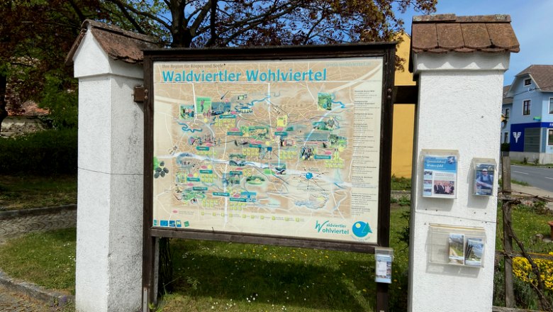 Informative Tafel, © Weinstraße Weinviertel Informative Tafel, © Weinstraße Weinviertel
