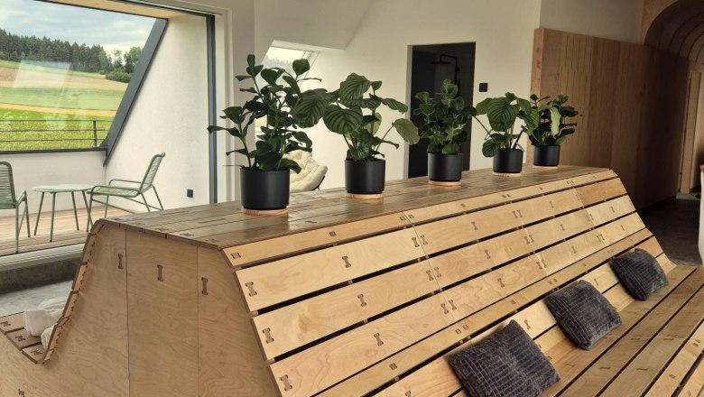 Rooftop spa lounger, © korngut Rooftop spa lounger, © korngut