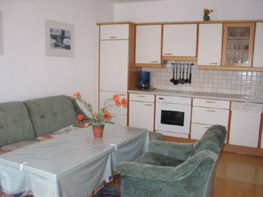 Wohnküche in der Ferienwohnung, © Fam. Reichard Wohnküche in der Ferienwohnung, © Fam. Reichard