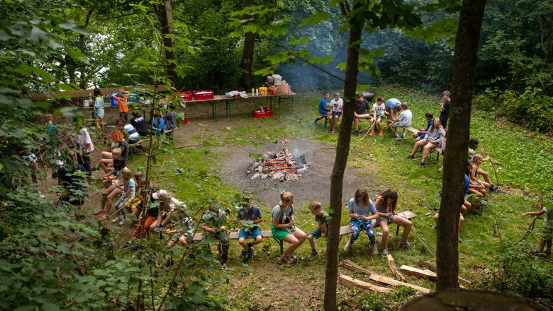 Barbecue at the campfire site, © Waldviertler Jugenddorf Allentsteig Barbecue at the campfire site, © Waldviertler Jugenddorf Allentsteig