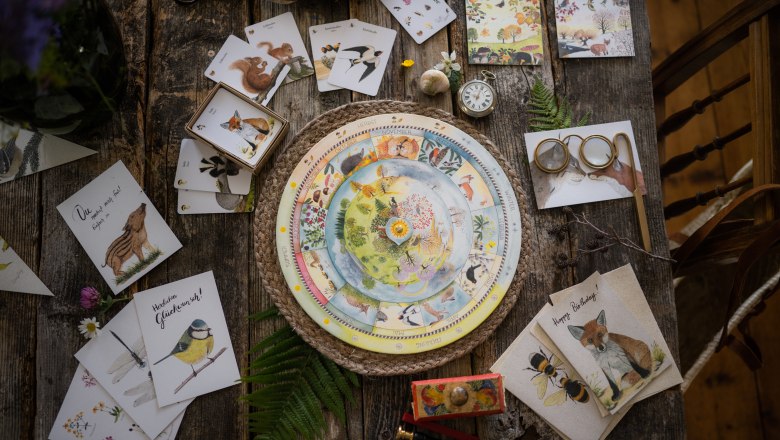 Annual clock and stationery, © Atelier Baldrian & Hackel Annual clock and stationery, © Atelier Baldrian & Hackel