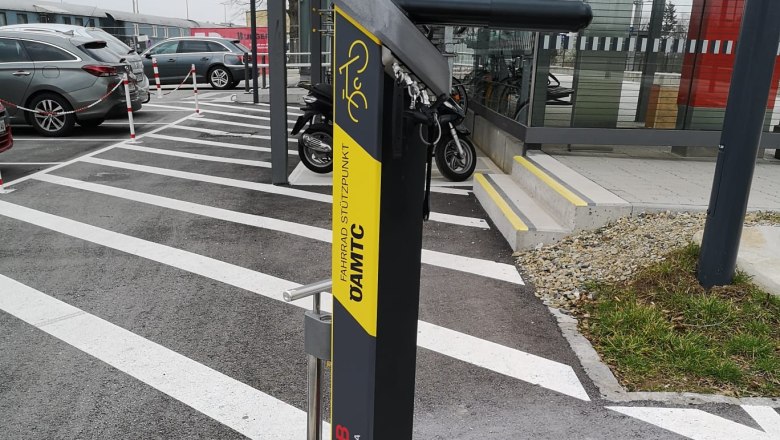 Radreparaturstelle BH Etsdorf ÖAMTC, © Marktgemeinde Grafenegg Radreparaturstelle BH Etsdorf ÖAMTC, © Marktgemeinde Grafenegg