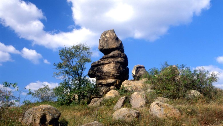 Fehhaube and Kogelstein, © K. Donner Kogelstein rock formation under a blue sky with clouds.