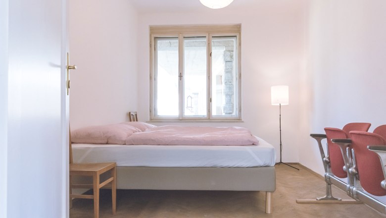 Doppelzimmer „LIVIA“, © Zweitwohnsitz, Fotografin Valerie Eccli Doppelzimmer „LIVIA“, © Zweitwohnsitz, Fotografin Valerie Eccli