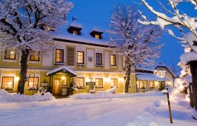 Faulenzerhotel Schweighofer, © 2006 Karl Schweighofer jr. www.kpix.at Faulenzerhotel Schweighofer, © 2006 Karl Schweighofer jr. www.kpix.at