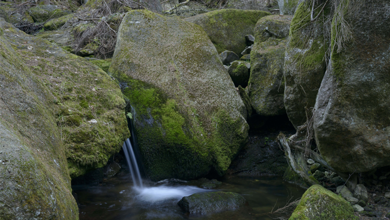 Weißenbachklamm, © Matthias Schickhofer Kleiner Wasserfall zwischen Felsen