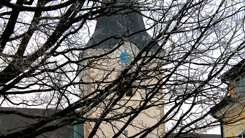 kirche_baum_winter_frost_turm-c-liza, © Liza Winkler kirche_baum_winter_frost_turm-c-liza, © Liza Winkler