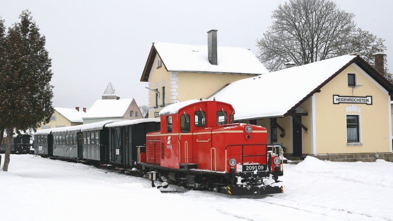 Winterstimmung am Bahnhof, © Schneider Winterstimmung am Bahnhof, © Schneider