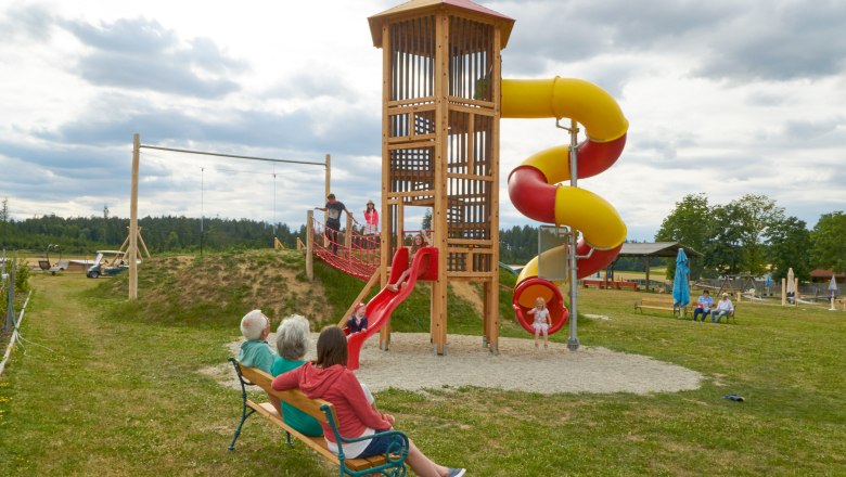 Rutschenturm 6m hoch, © Kinderparadies Wirtshaus zur Minidampfbahn Rutschenturm 6m hoch, © Kinderparadies Wirtshaus zur Minidampfbahn
