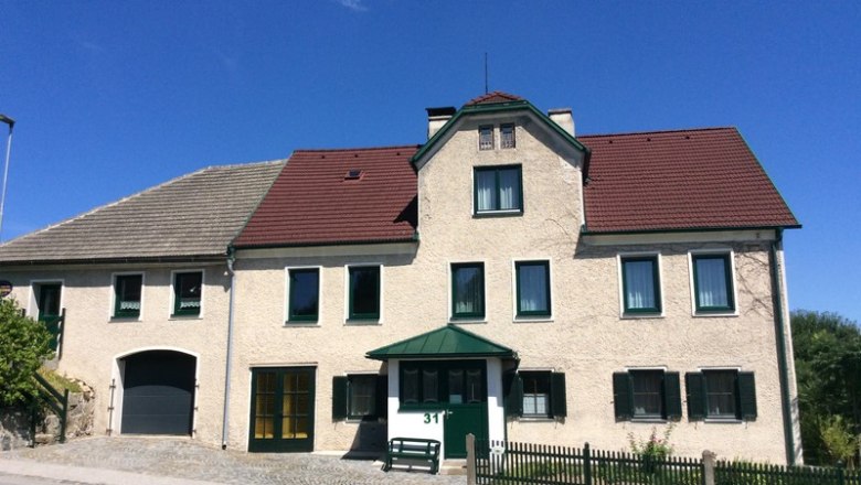 Haus Straßenansicht, © Karin Ruthner Haus Straßenansicht, © Karin Ruthner