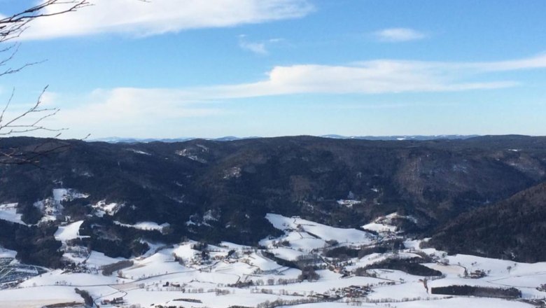 Hiking trail directly adjacent to the farm, © 1000Krauthof Hiking trail directly adjacent to the farm, © 1000Krauthof