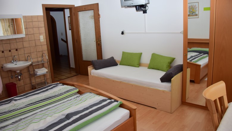 3-Bett Zimmer, © Fam. Himmelmayer 3-Bett Zimmer, © Fam. Himmelmayer