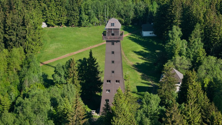 Lookout on the Jauerling, © Markus Haslinger www.extremfotos.com Viewpoint on the Jauerling surrounded by forest.