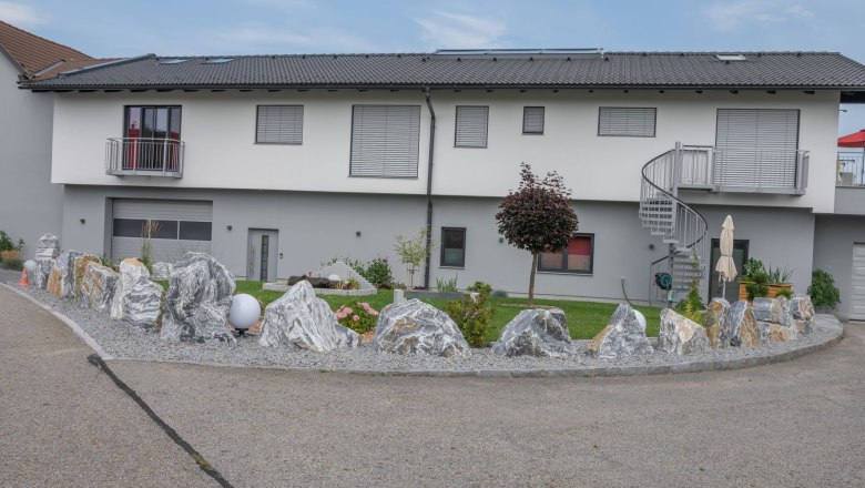 Westansicht Garten, © Familie Döller Westansicht Garten, © Familie Döller