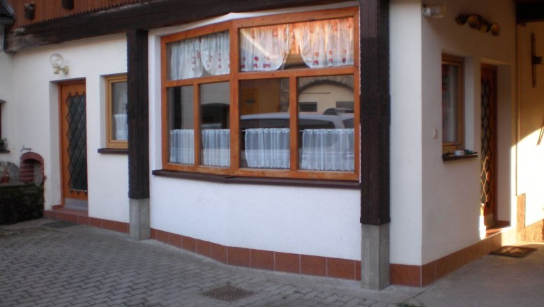 Aufenthaltsraum und Hof, © Rosina Steinbrunner Aufenthaltsraum und Hof, © Rosina Steinbrunner