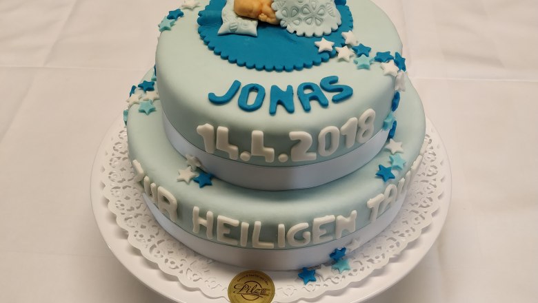 Tauftorte, © Tauftorte, © Bäckerei-Konditorei Pilz, Katrin Pilz Tauftorte, © Tauftorte, © Bäckerei-Konditorei Pilz, Katrin Pilz