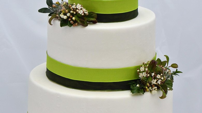 Hochzeitstorte, © Hochzeitstorte, © Bäckerei-Konditorei Pilz, Katrin Pilz Hochzeitstorte, © Hochzeitstorte, © Bäckerei-Konditorei Pilz, Katrin Pilz