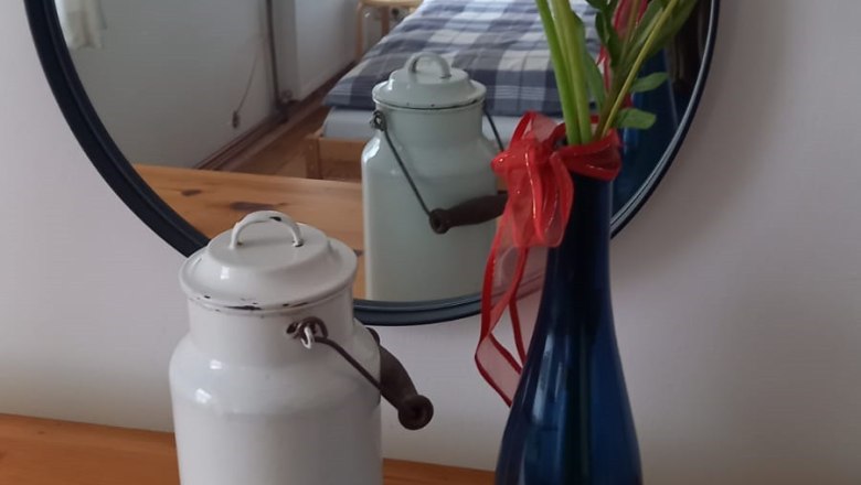 2-Bett Blumen und Spiegel, © Andreas Egger 2-Bett Blumen und Spiegel, © Andreas Egger