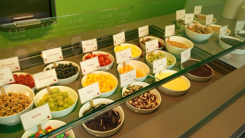 Toppings, © Toppings, © YOPI fresh frozen yogurt, Katrin Pilz Toppings, © Toppings, © YOPI fresh frozen yogurt, Katrin Pilz