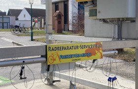 Radreparatur-Servicestelle, Hauptplatz Langau, © Gemeinde Langau Radreparatur-Servicestelle, Hauptplatz Langau, © Gemeinde Langau