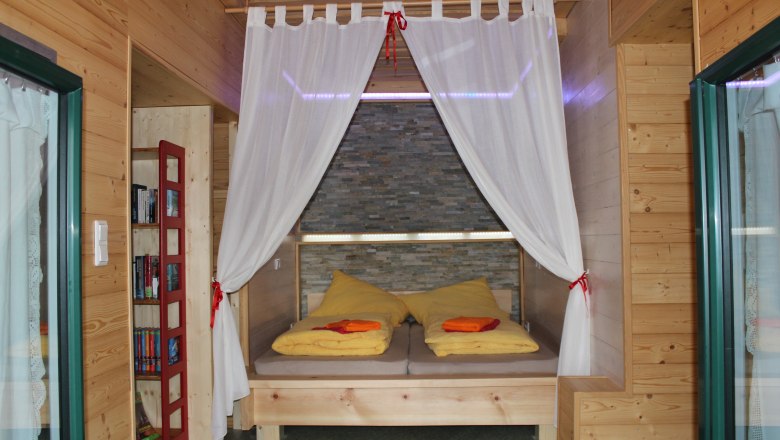 Bedroom, vacation apartment Försterstube, © Marianne Schmid Bedroom, vacation apartment Försterstube, © Marianne Schmid