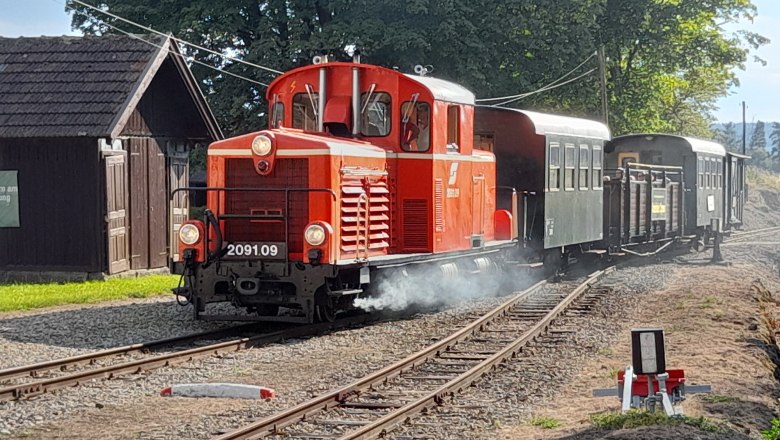 Wackelstein-Express fährt zwischen Alt Nagelberg und Heidenreichstein, © Ferienhaus Leopold Wackelstein-Express fährt zwischen Alt Nagelberg und Heidenreichstein, © Ferienhaus Leopold