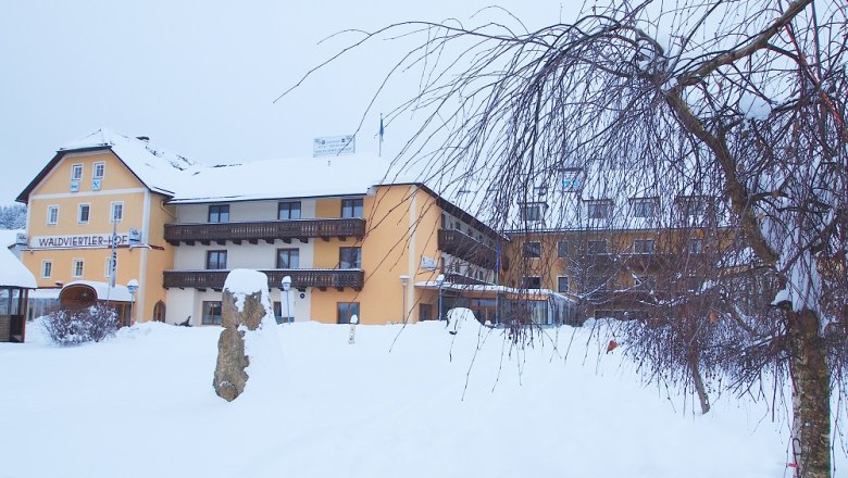 Waldviertler-Hof Winter, © Waldviertler-Hof Wintery Waldviertel farm covered in snow.