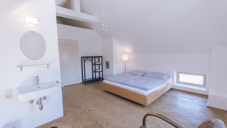 Doppelzimmer „CAROLINA“, © Zweitwohnsitz, Fotografin Valerie Eccli Doppelzimmer „CAROLINA“, © Zweitwohnsitz, Fotografin Valerie Eccli