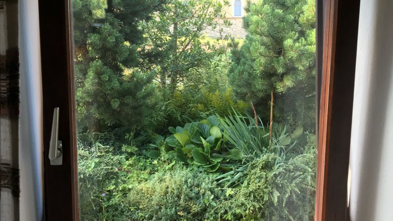 Blick aus dem Stubenfenster, © Christoph Gabrisch Blick aus dem Stubenfenster, © Christoph Gabrisch