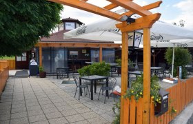 Außenansicht mit Gastgarten, © Turmstüberl by Patrick Zach Außenansicht mit Gastgarten, © Turmstüberl by Patrick Zach