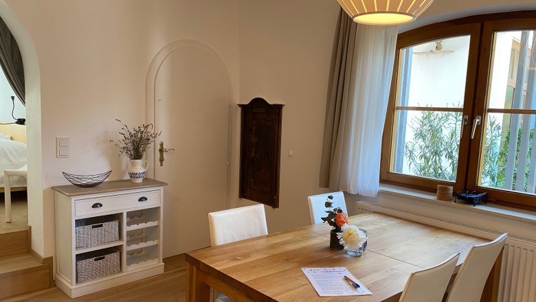 Tisch Gästewohnung, © Nicole Höllerer Tisch Gästewohnung, © Nicole Höllerer