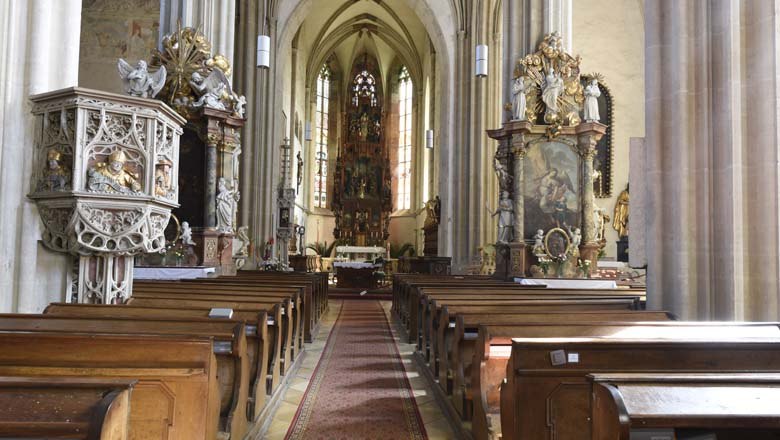 Pfarrkirche mit Blick Richtung Hochaltar, © Veigl Harald Pfarrkirche mit Blick Richtung Hochaltar, © Veigl Harald