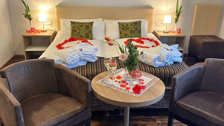 Doppelzimmer mit romantischer Dekoration, © Hotel-Restaurant Liebnitzmühle GmbH & Co KG Doppelzimmer mit romantischer Dekoration, © Hotel-Restaurant Liebnitzmühle GmbH & Co KG