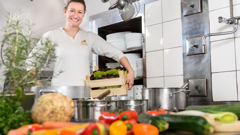 zum-goldenen-loewen-kuechenarbeit, © NÖW, Rita Newman zum-goldenen-loewen-kuechenarbeit, © NÖW, Rita Newman