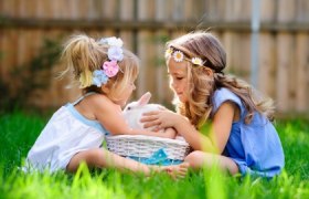 Der Osterhase besucht das Sole Felsen Bad, © Sole Felsen Welt / Adobe Stock