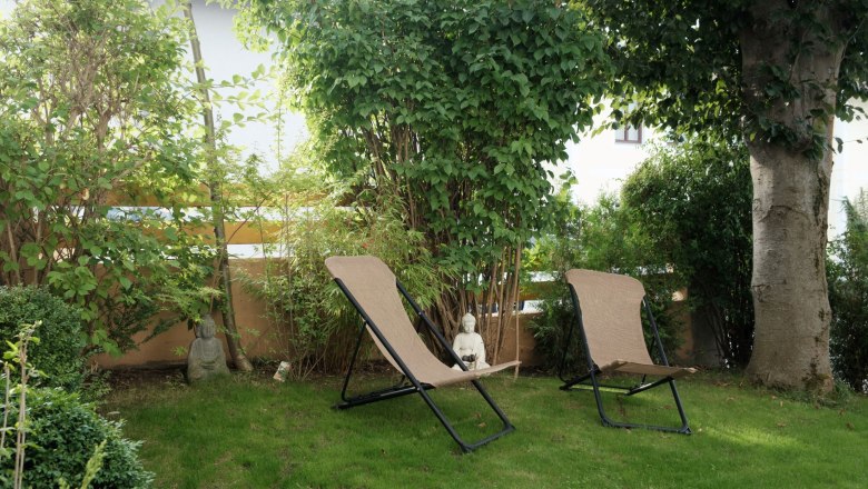 Akala Yogaloft Garten, © Klaus Ewert, Fotograf Laurin Buitmann