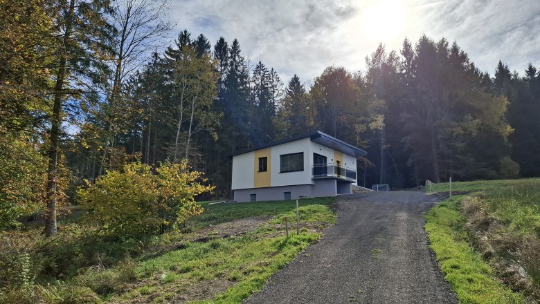 Gebäudeansicht im Sommer, © Waldzauber Hirschenwies