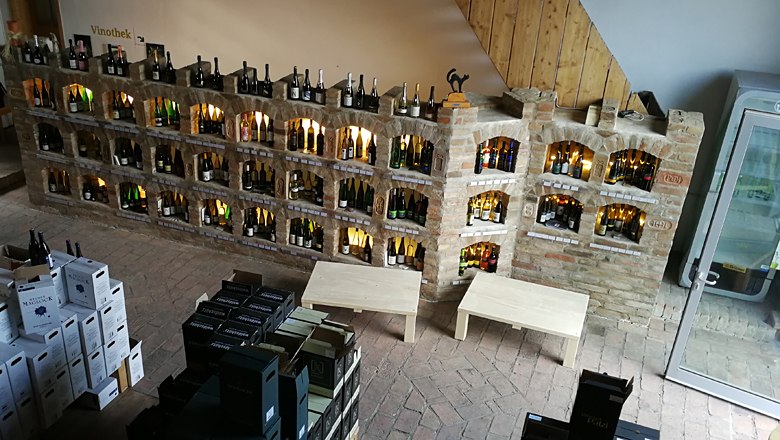 Vinotheque & wine bar Weinkontraste, © Roman Zöchlinger