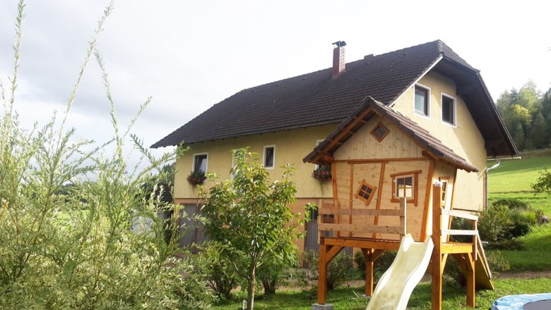 Vacation apartment with playground, © Stoagrawihof, Fotograf Gisela Paulnsteiner Vacation apartment with playground, © Stoagrawihof, Fotograf Gisela Paulnsteiner