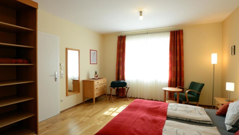 Apartment bedroom, © Regina Petric