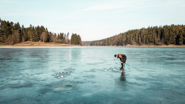 Eisfischen mit Bernhard Berger, © Niederösterreich Werbung, Daniel Gollner