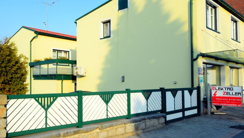 Entrance to apartment and apartment, © Regina Petric