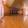campus-horn-scenery-hall-gold-illuminated-side-view-min, © campus Horn