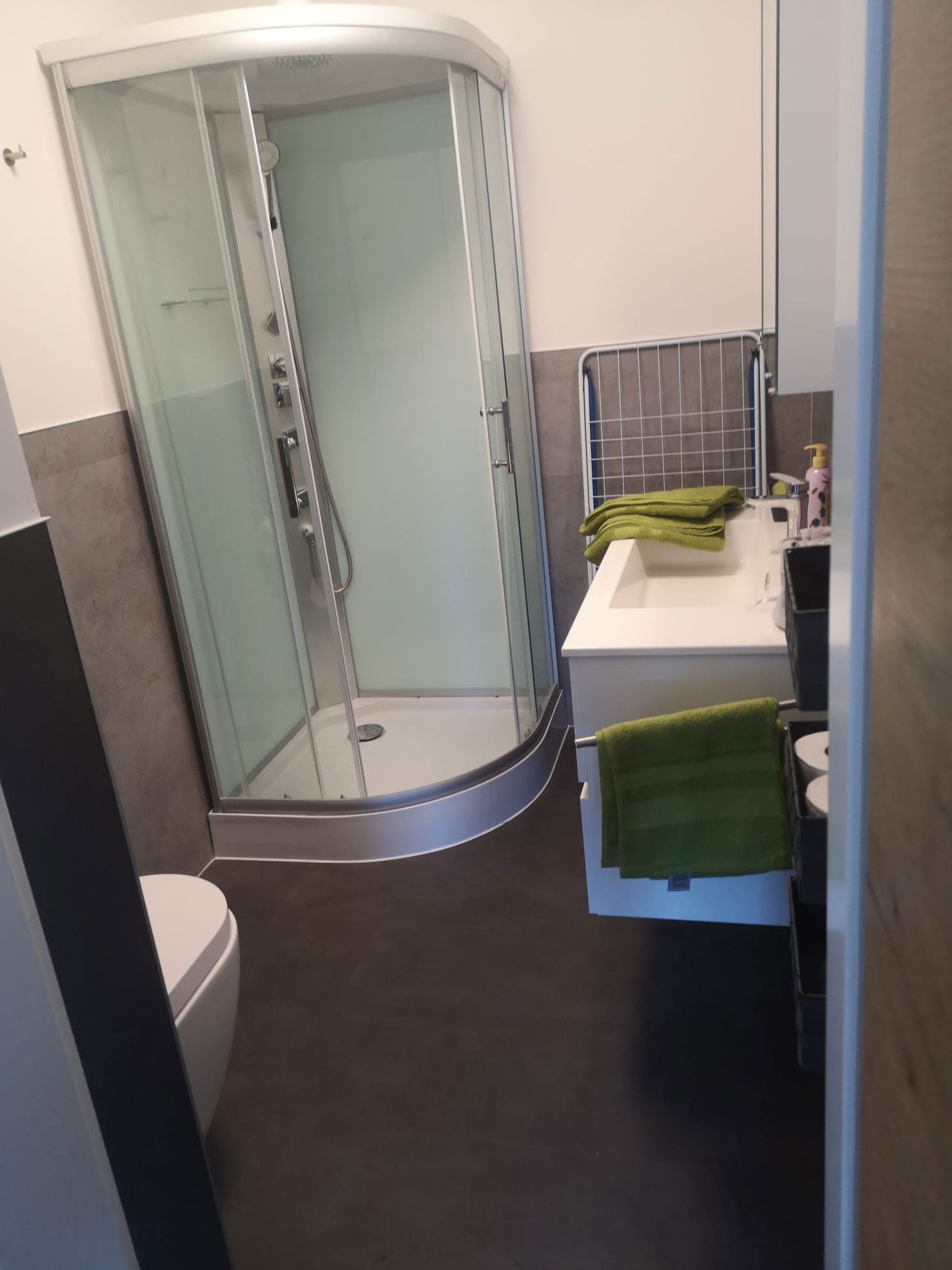 Rosenapartment - Badezimmer Dusche