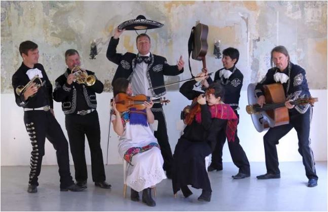 Los Mariachis Negros