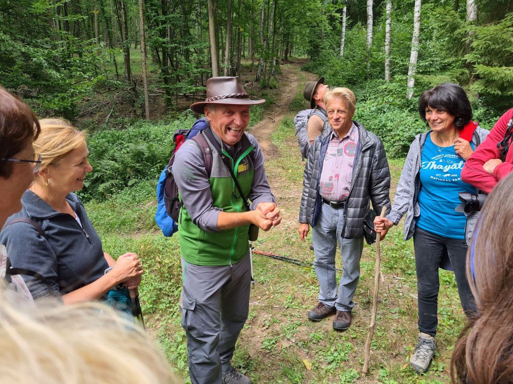 Ranger mit Besuchern im Nationalpark Thayatal