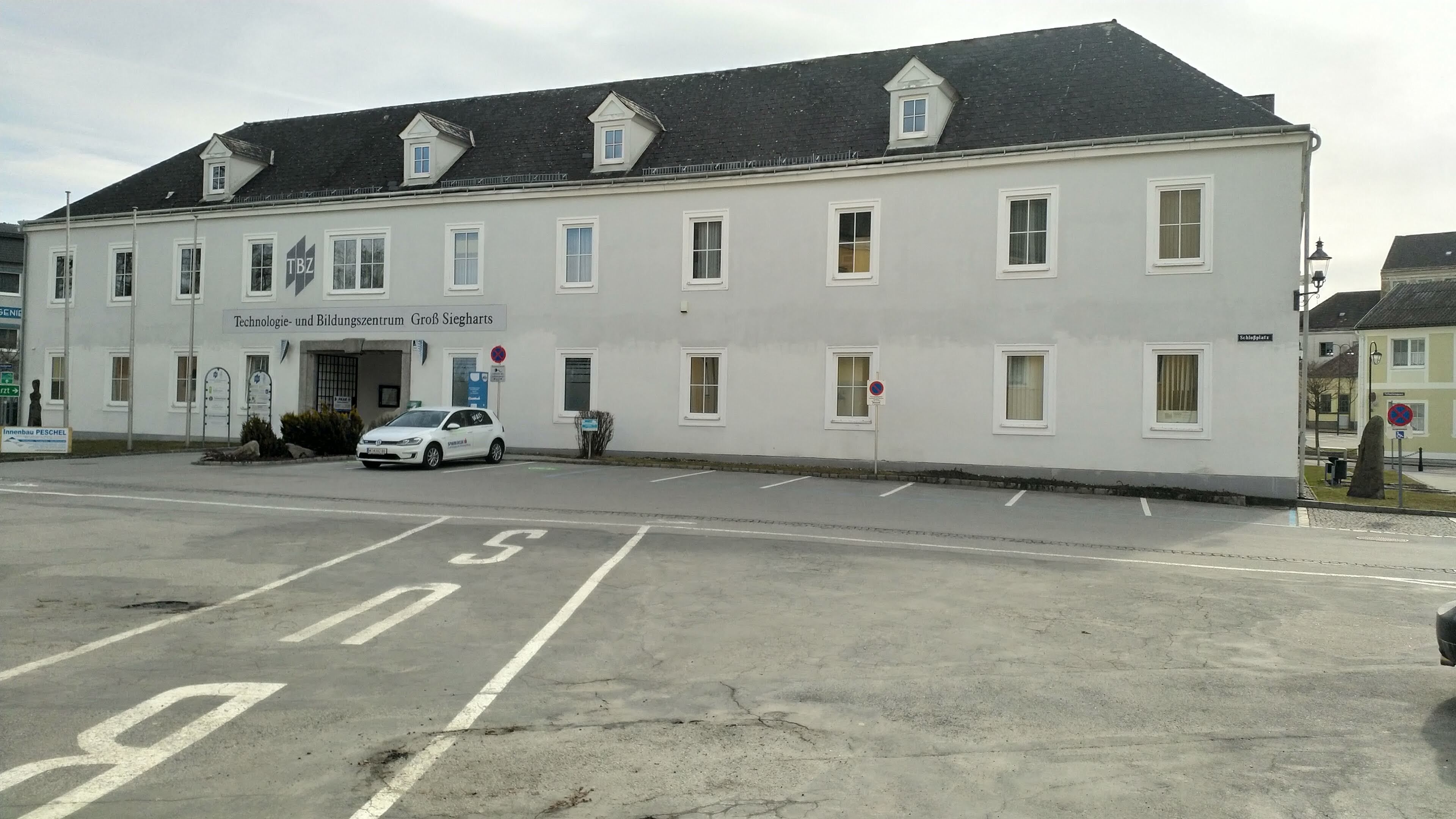 Parkplatz 1 - Schloß Groß-Siegharts