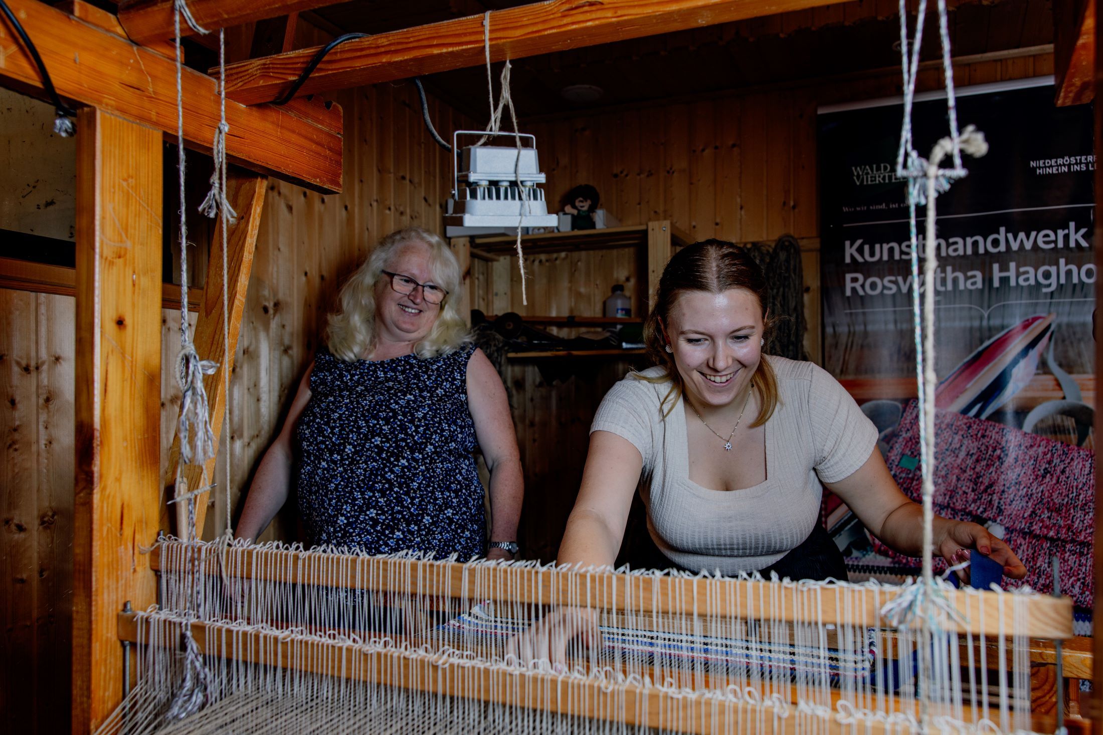 Arbeiten am Webstuhl