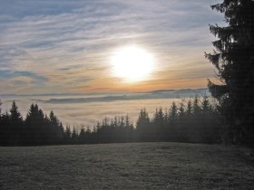 Traunfellnerweg im Winter mit Blick ins Gebirge, © Gottfried Grossinger