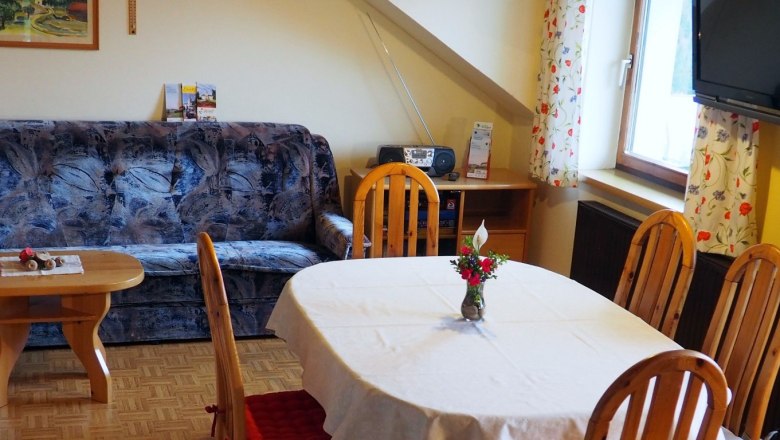 holiday-apartment-dining-table, © ferienwohnung wiesmüller